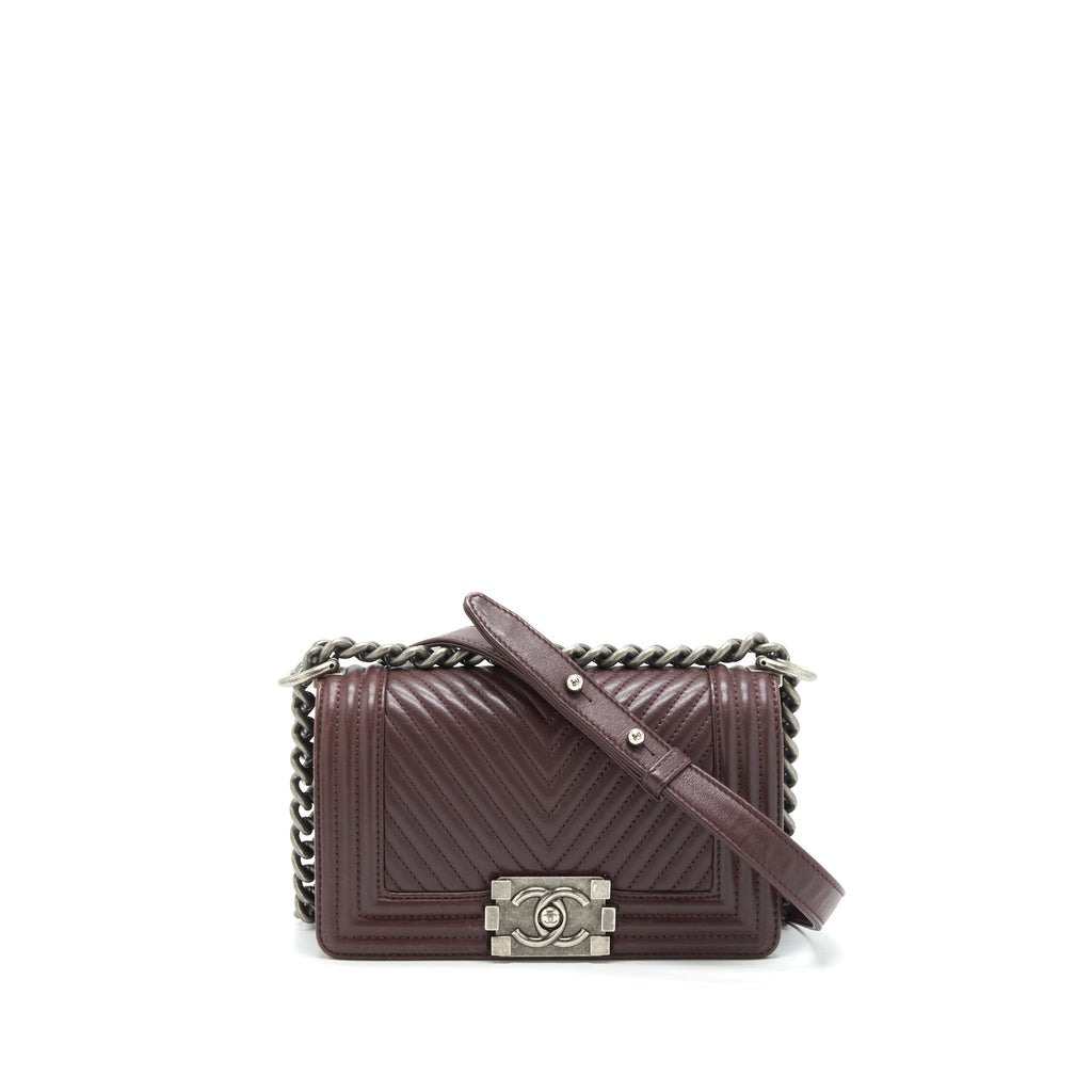 chanel-chevron-small-boy-bag-lambskin-burgundy-ruthenium-hardware