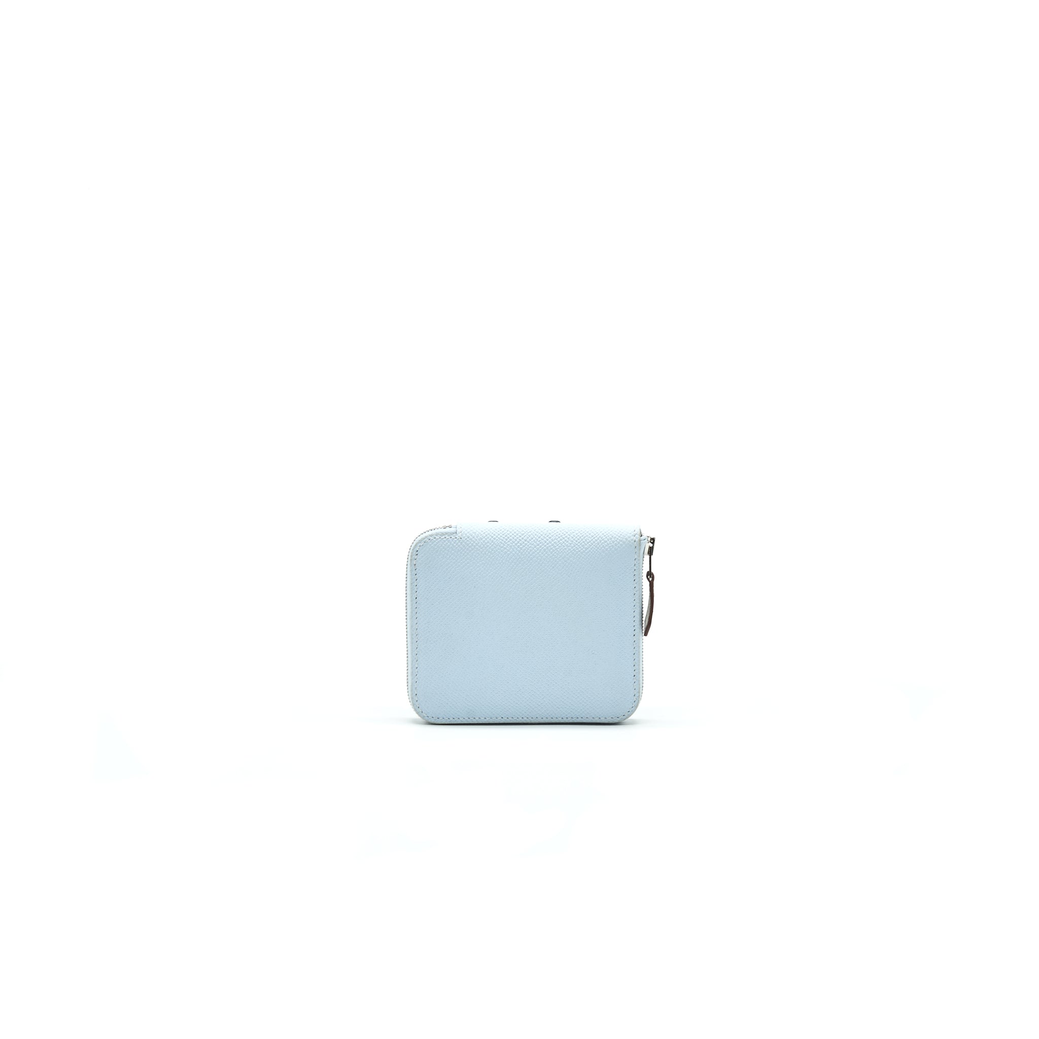 hermes-silk-in-compact-wallet