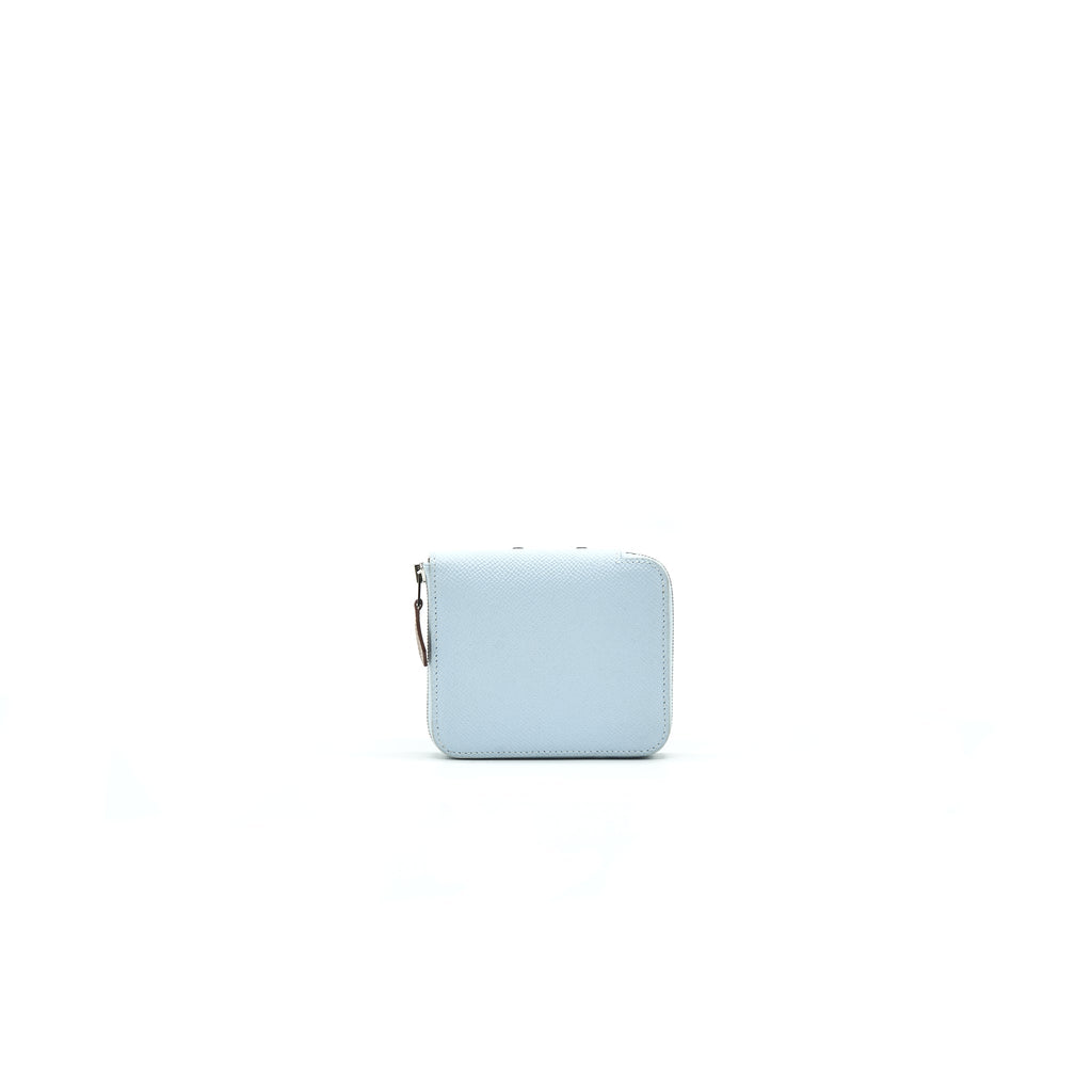 hermes-silk-in-compact-wallet