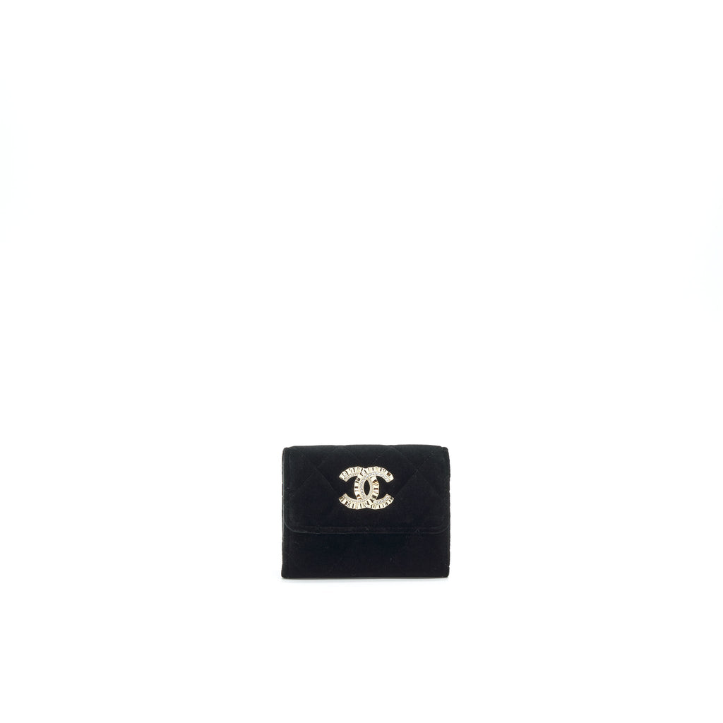 chanel-21a-velvet-cc-crystal-logo-card-holder