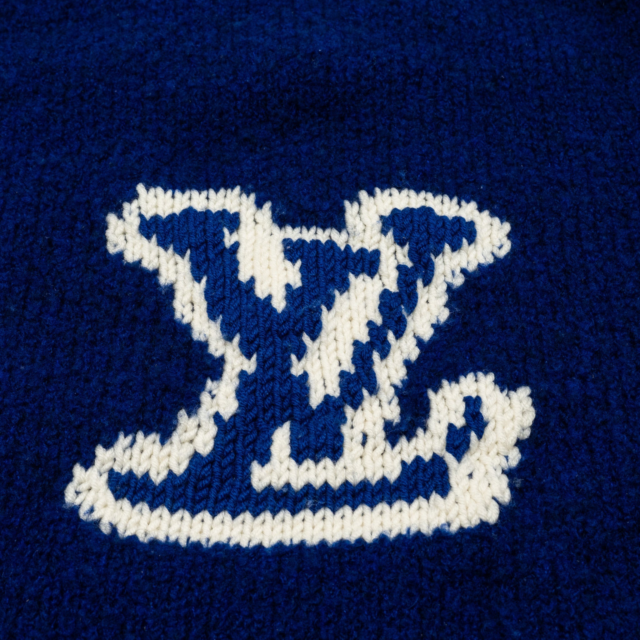 louis-vuitton-size-m-intarsia-pullover-sweater-wool-blue-white