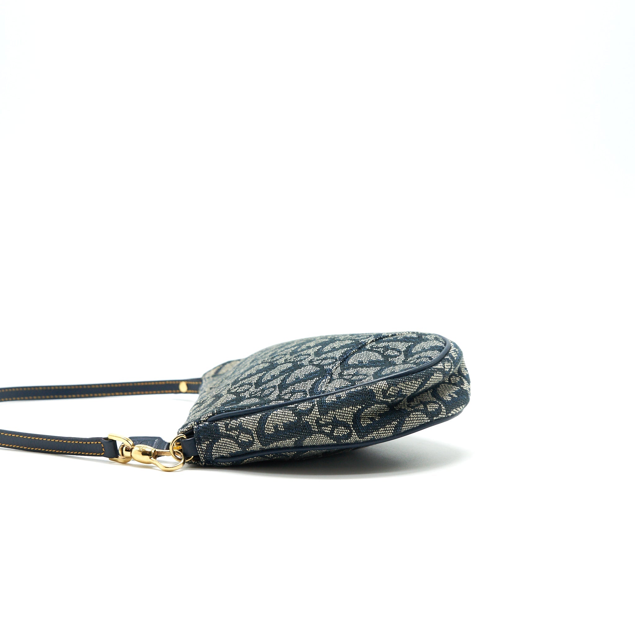 dior-vintage-saddle-mini-pouche-bag