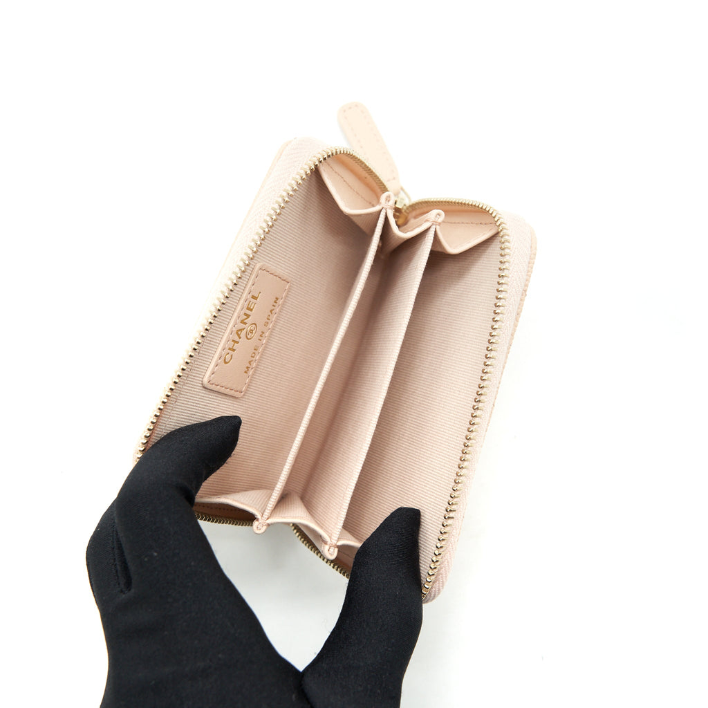 chanel-22c-zippy-card-holder-caviar-light-beige-lghw