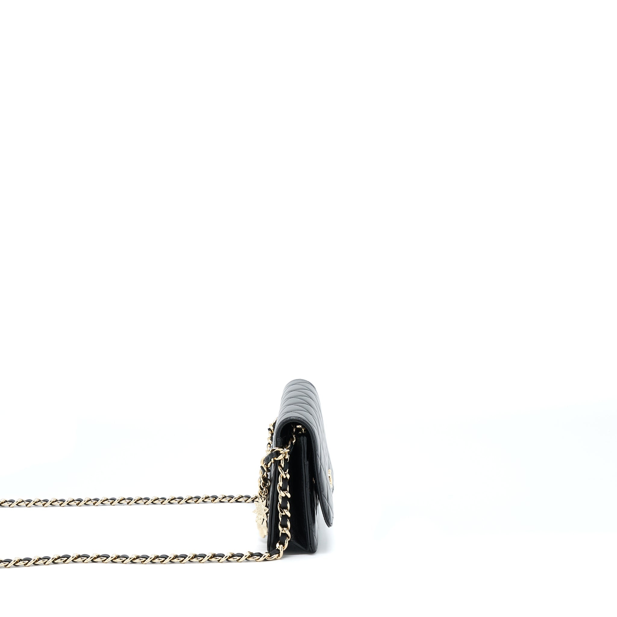 chanel-coco-charm-wallet-on-chain-lambskin-black-lghw