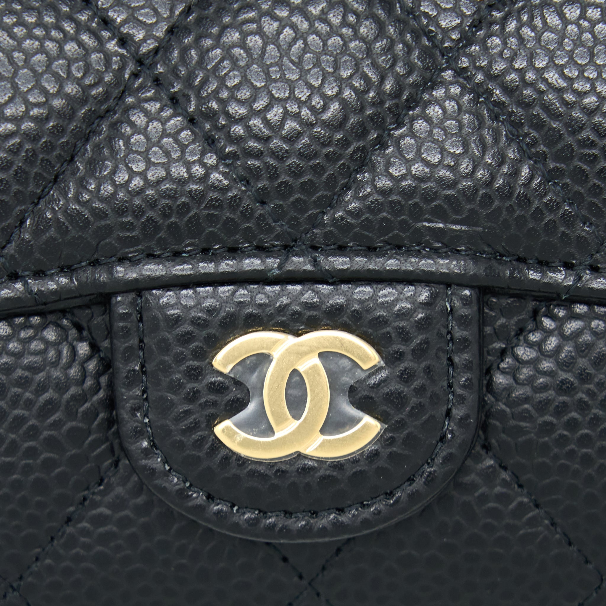 chanel-classic-flap-cardholder-caviar-black-ghwmicrochip