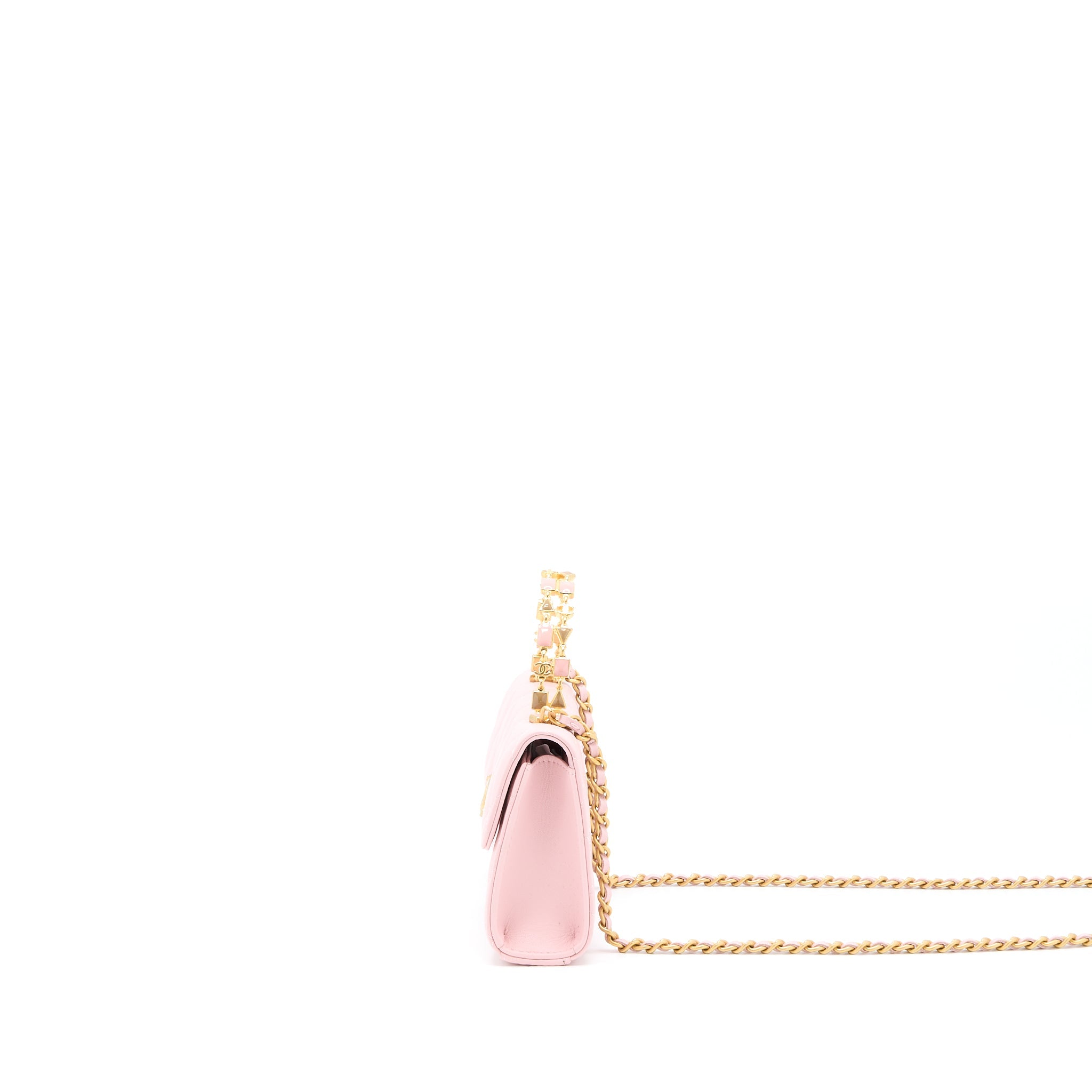 copy-of-chanel-22b-flap-bag-enamel-cc-logo-top-handle-lambskin-nj523-light-pink-brushed-ghw
