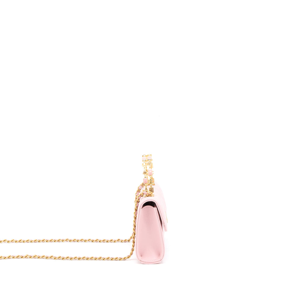 copy-of-chanel-22b-flap-bag-enamel-cc-logo-top-handle-lambskin-nj523-light-pink-brushed-ghw