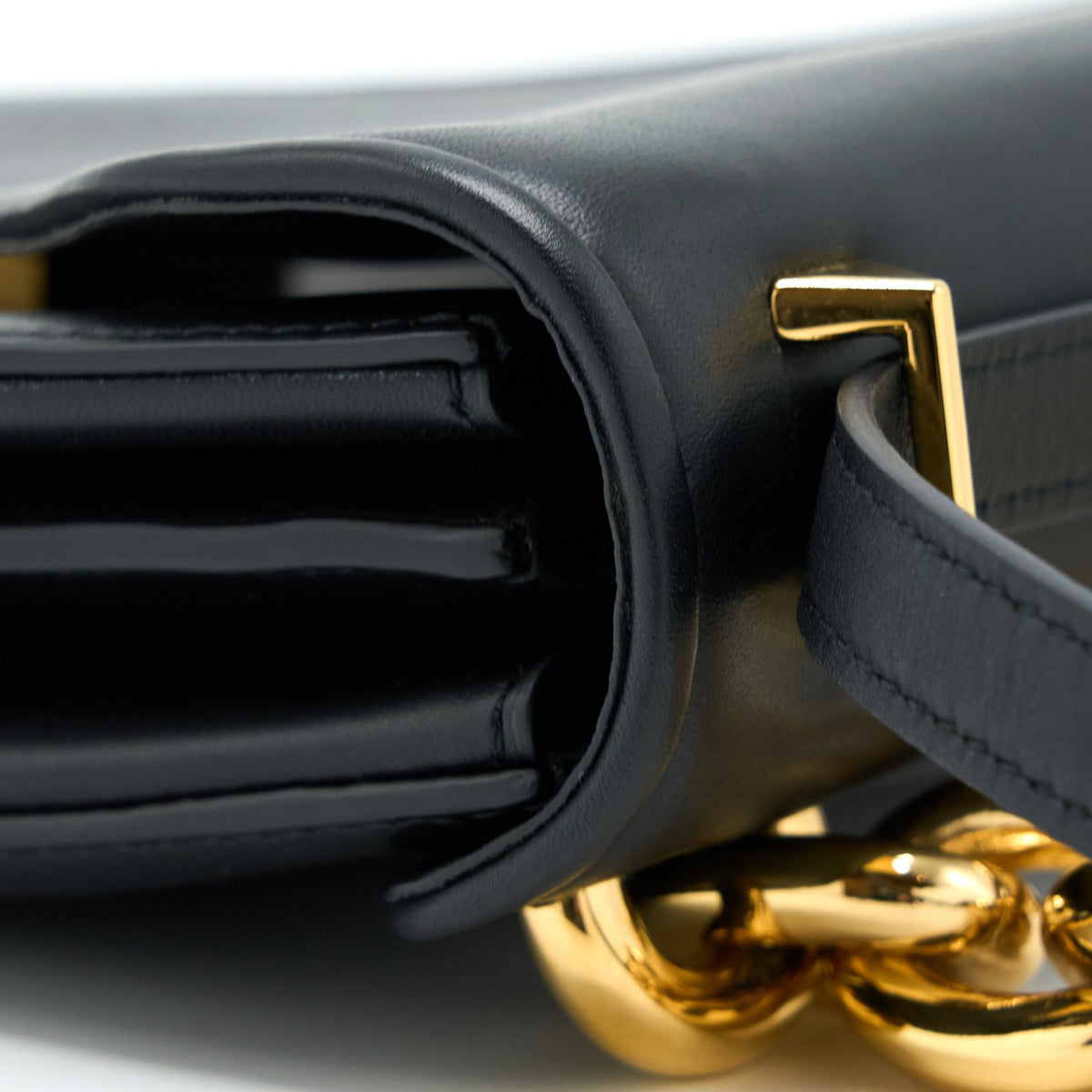 bottega-veneta-small-mount-bag-black-ghw