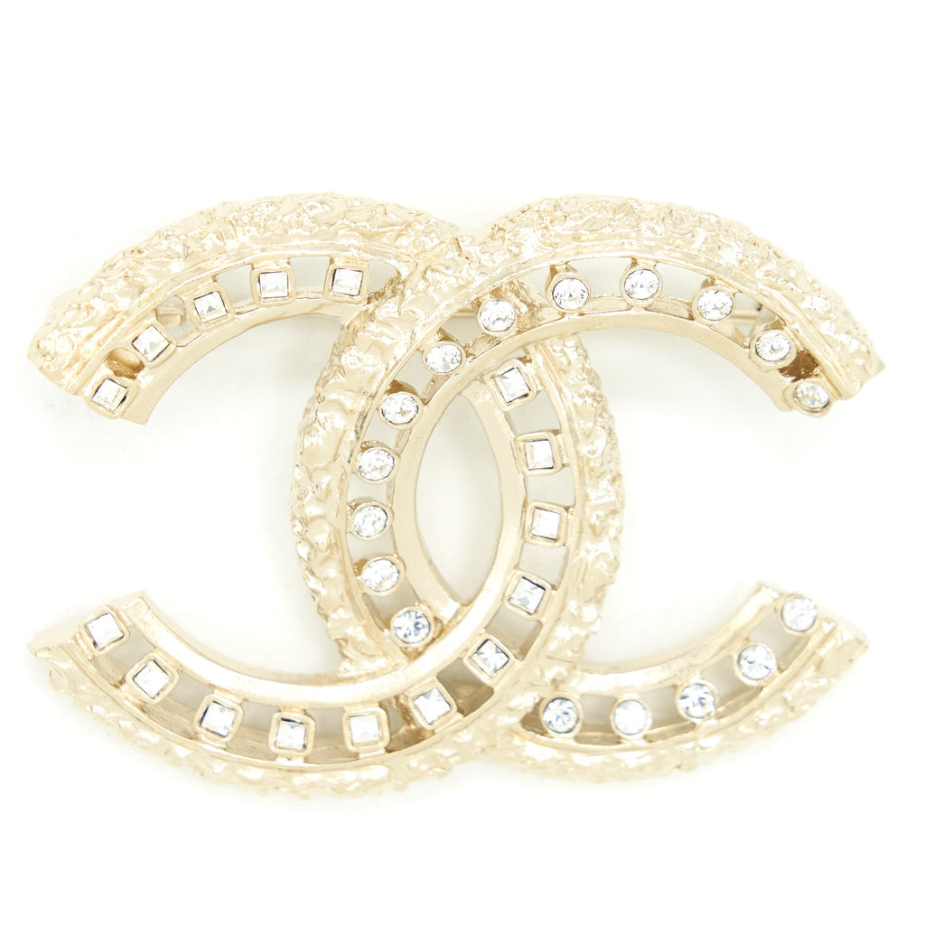 chanel-22p-cc-brooch-with-crystal-gold-tone