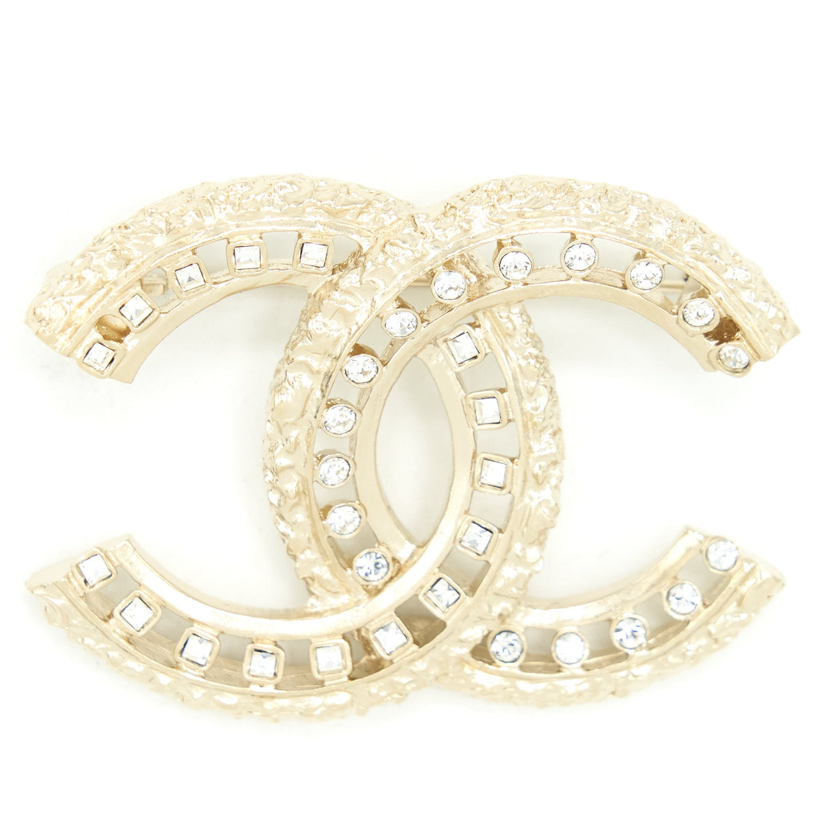 chanel-22p-cc-brooch-with-crystal-gold-tone
