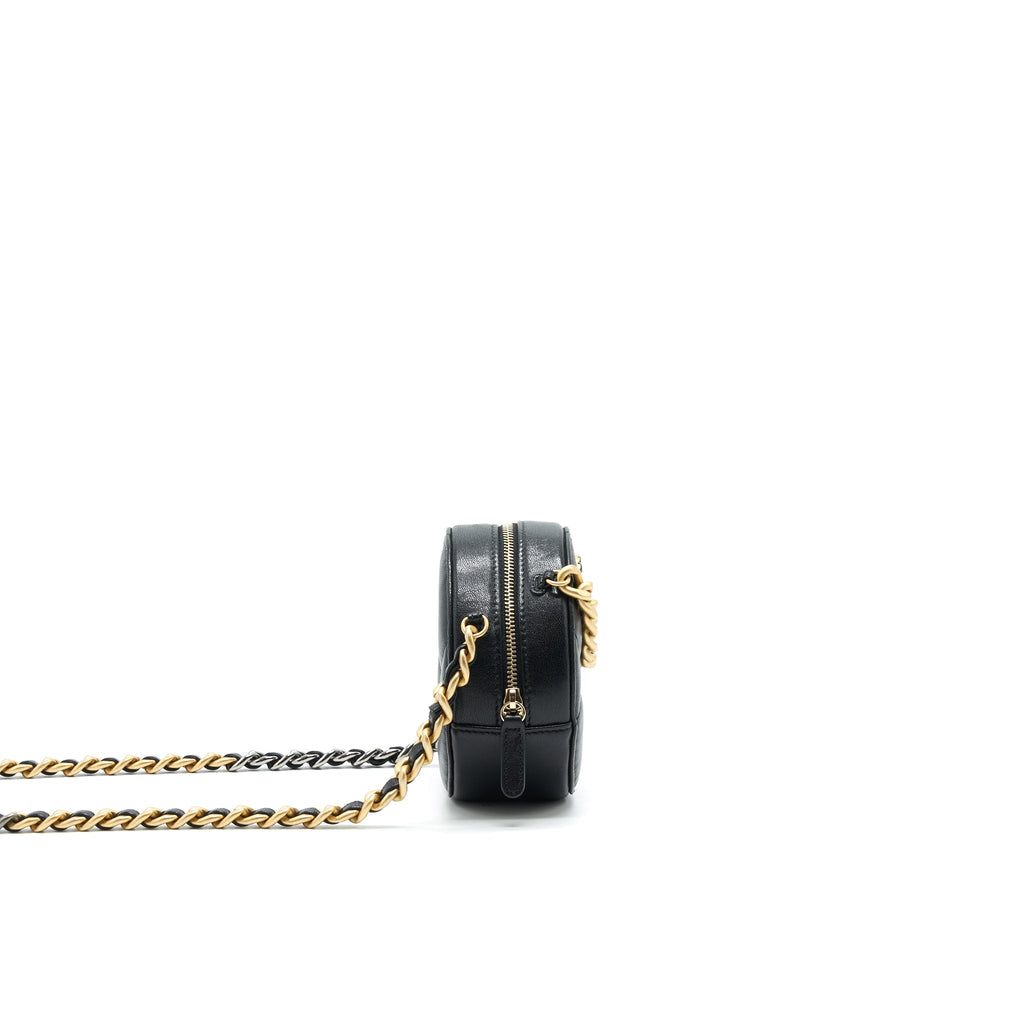 chanel-19-clutch-with-chain-1