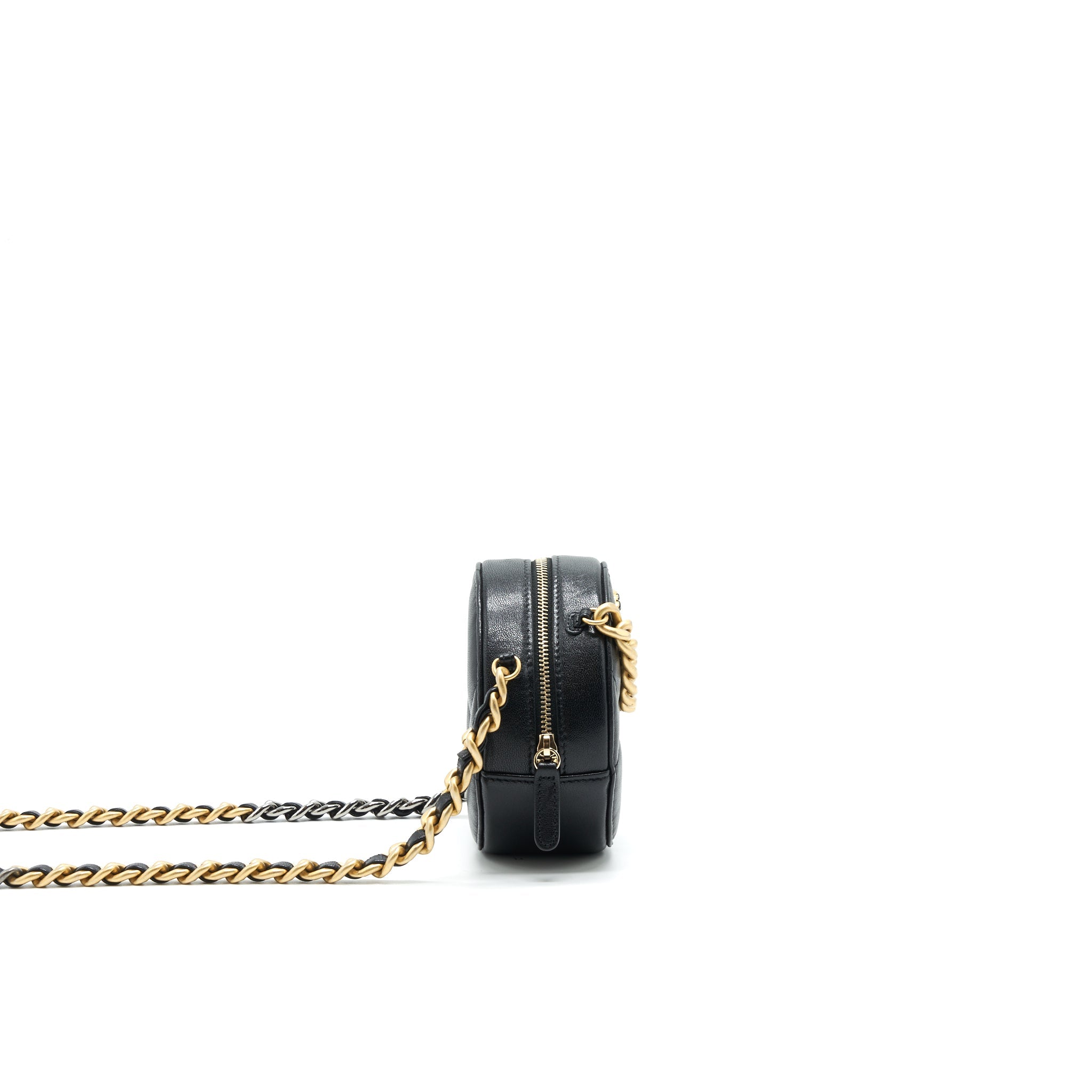 chanel-19-clutch-with-chain-1
