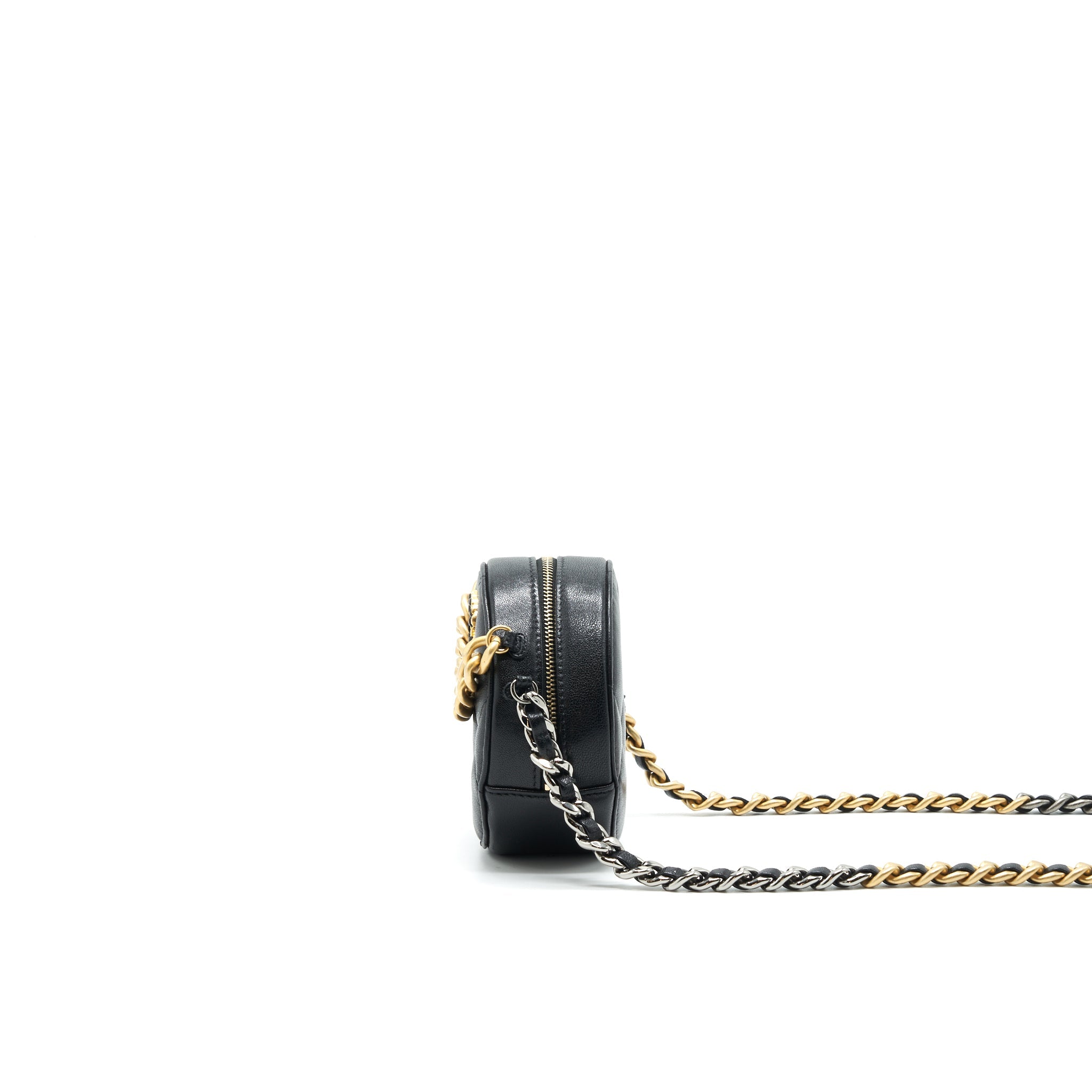 chanel-19-clutch-with-chain-1