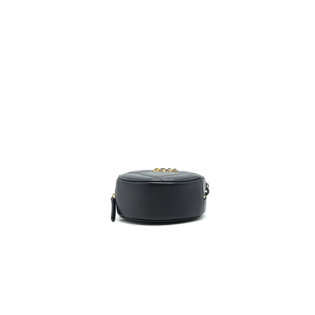 chanel-19-clutch-with-chain-1