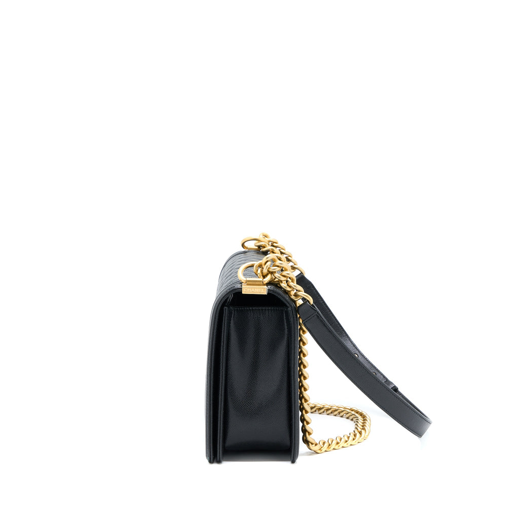 chanel-boy-bag-28cm-caviar-black-brushed-ghw