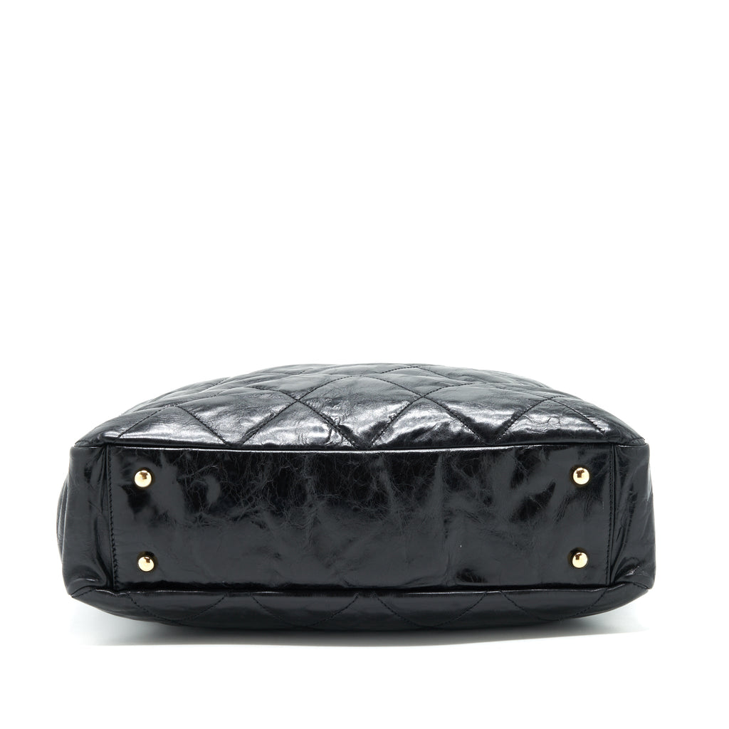 chanel-calfskin-tote-bag-with-chain-black-and-red-ghw