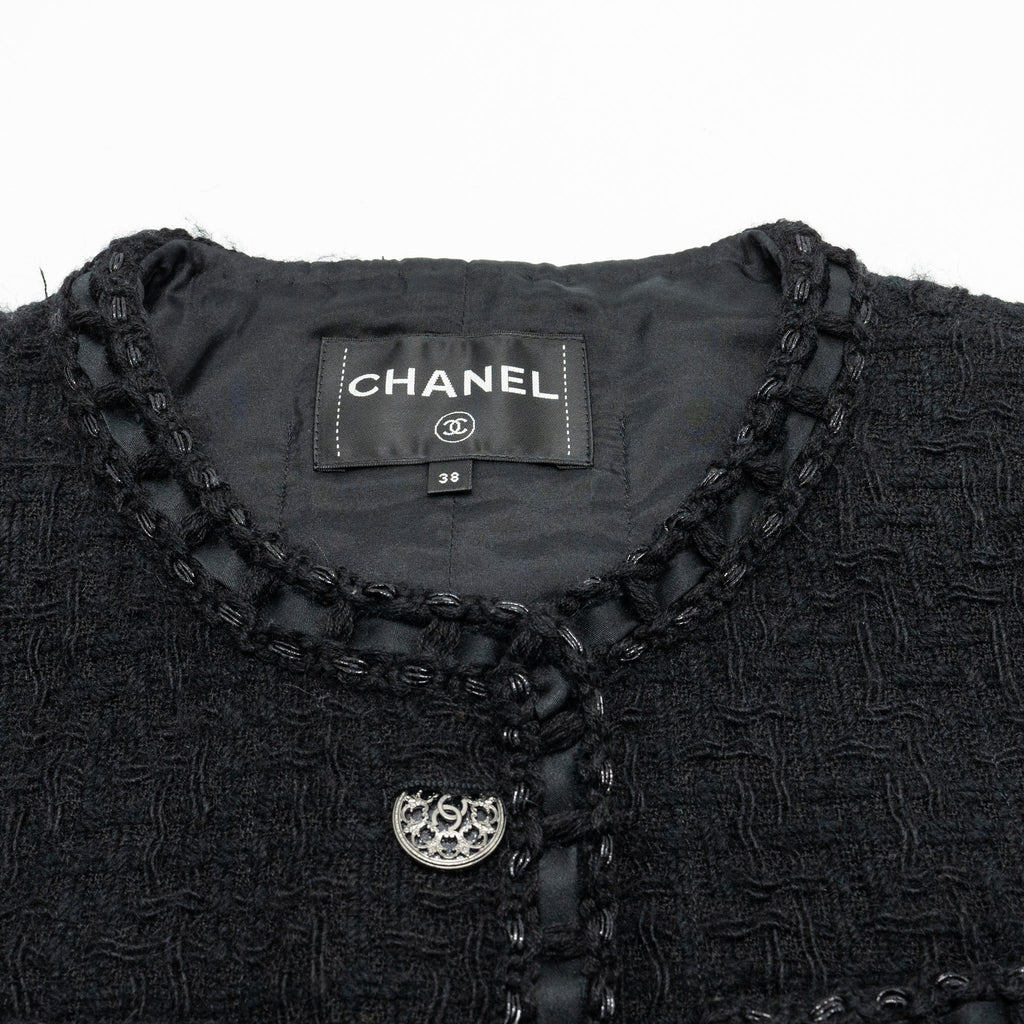 chanel-size-38-la-petite-veste-noire-wool-jacket-black