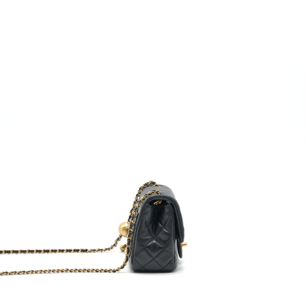 chanel-mini-square-pearl-crush-lambskin-black-ghw