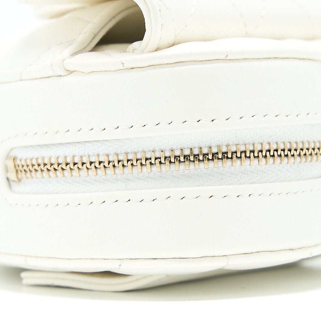 chanel-22s-heart-belt-bag-lambskin-white-lghw