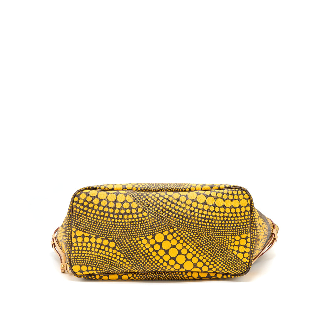 louis-vuitton-neverfull-mm-yayoi-kusama-limited-edition-ghw