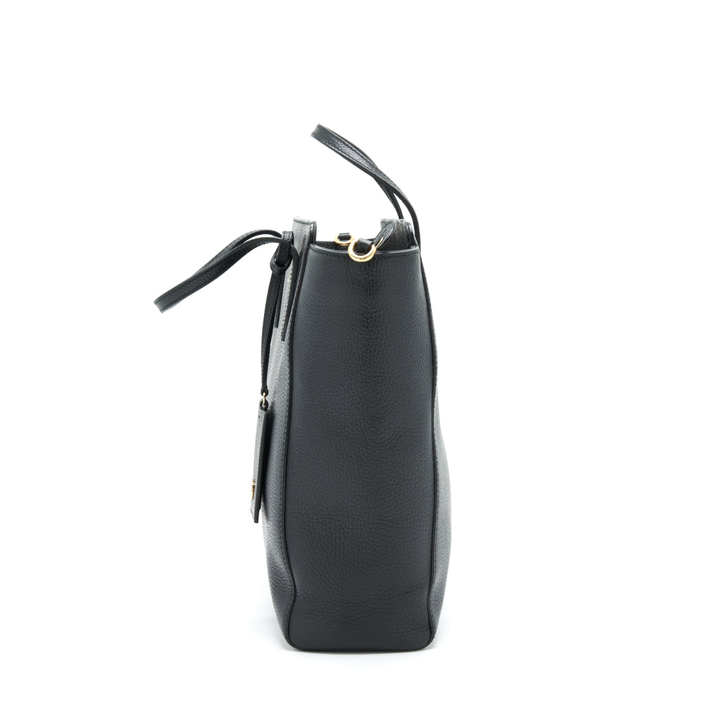 gucci-grained-calfskin-tote-bag-black-with-long-strap