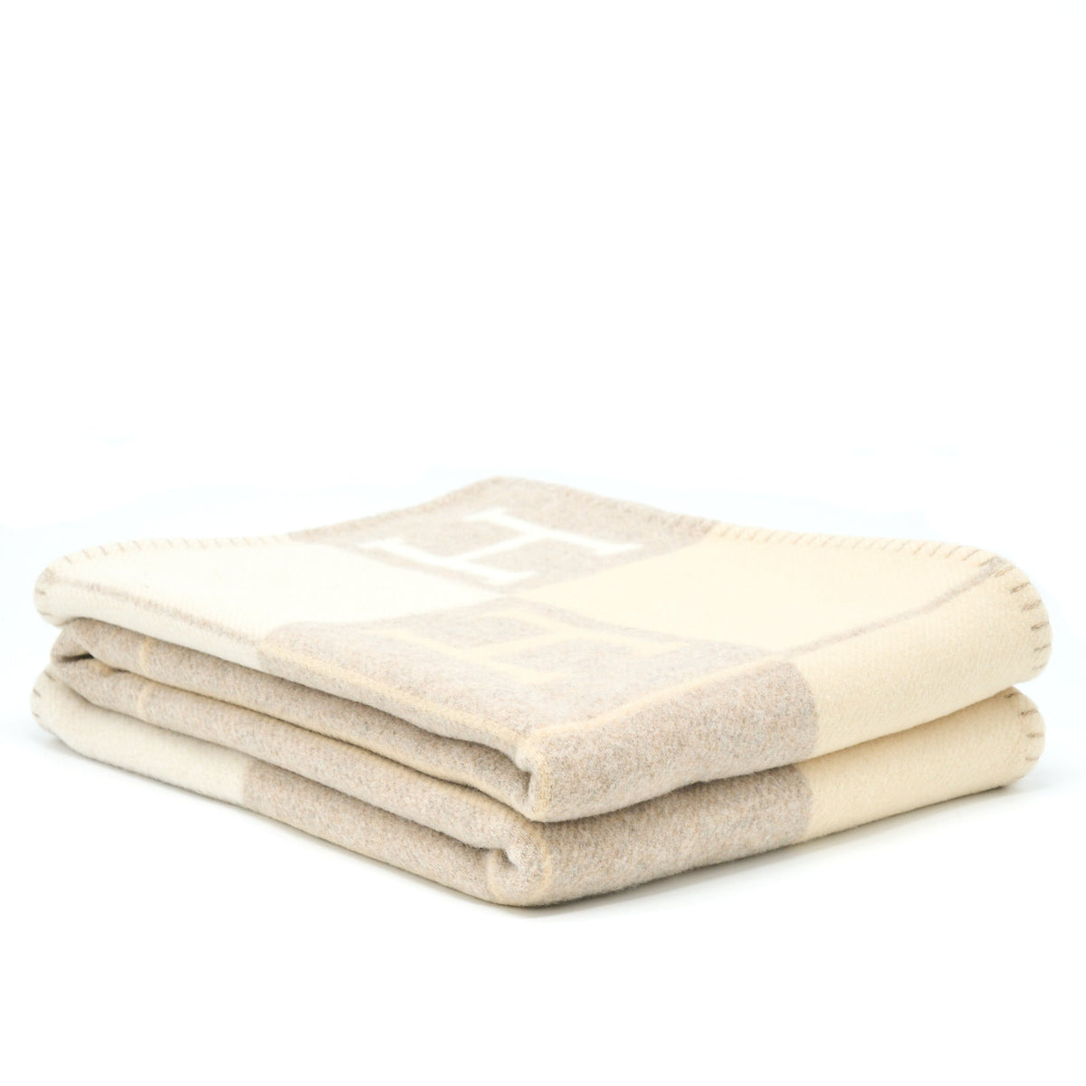 hermes-avalon-throw-blanket-camemille