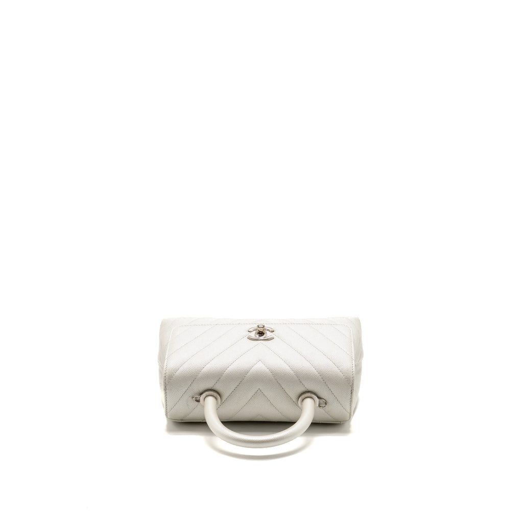 chanel-small-coco-handle-chevron-caviar-pearly-iridescent-white-shw