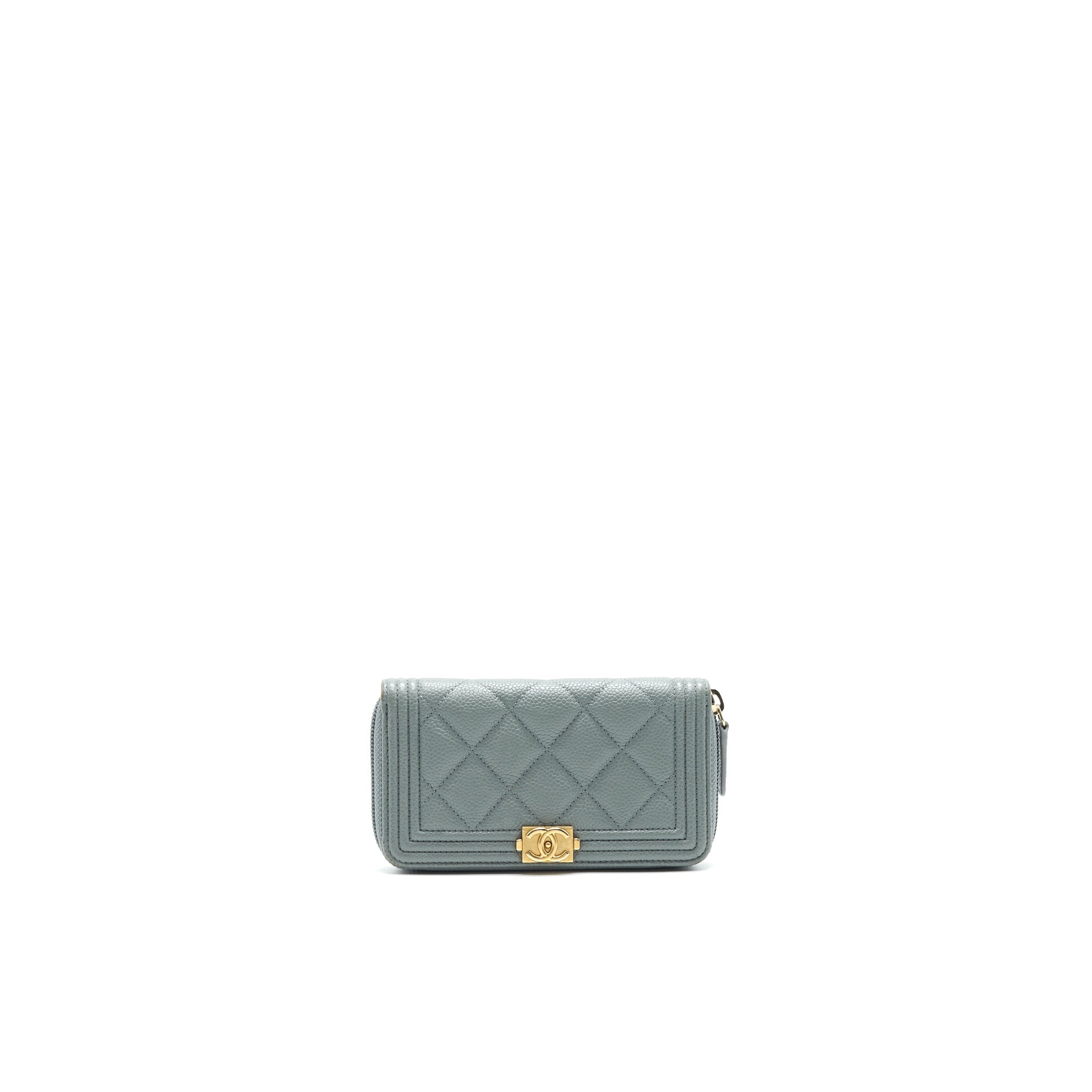 chanel-checron-2-55-reissue-card-holder-blue-ghw