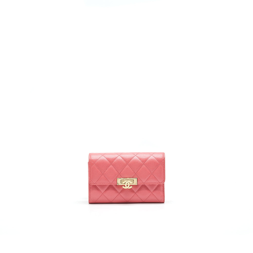 chanel-caviar-flap-wallet-rose-pink-with-gold-cc-logo