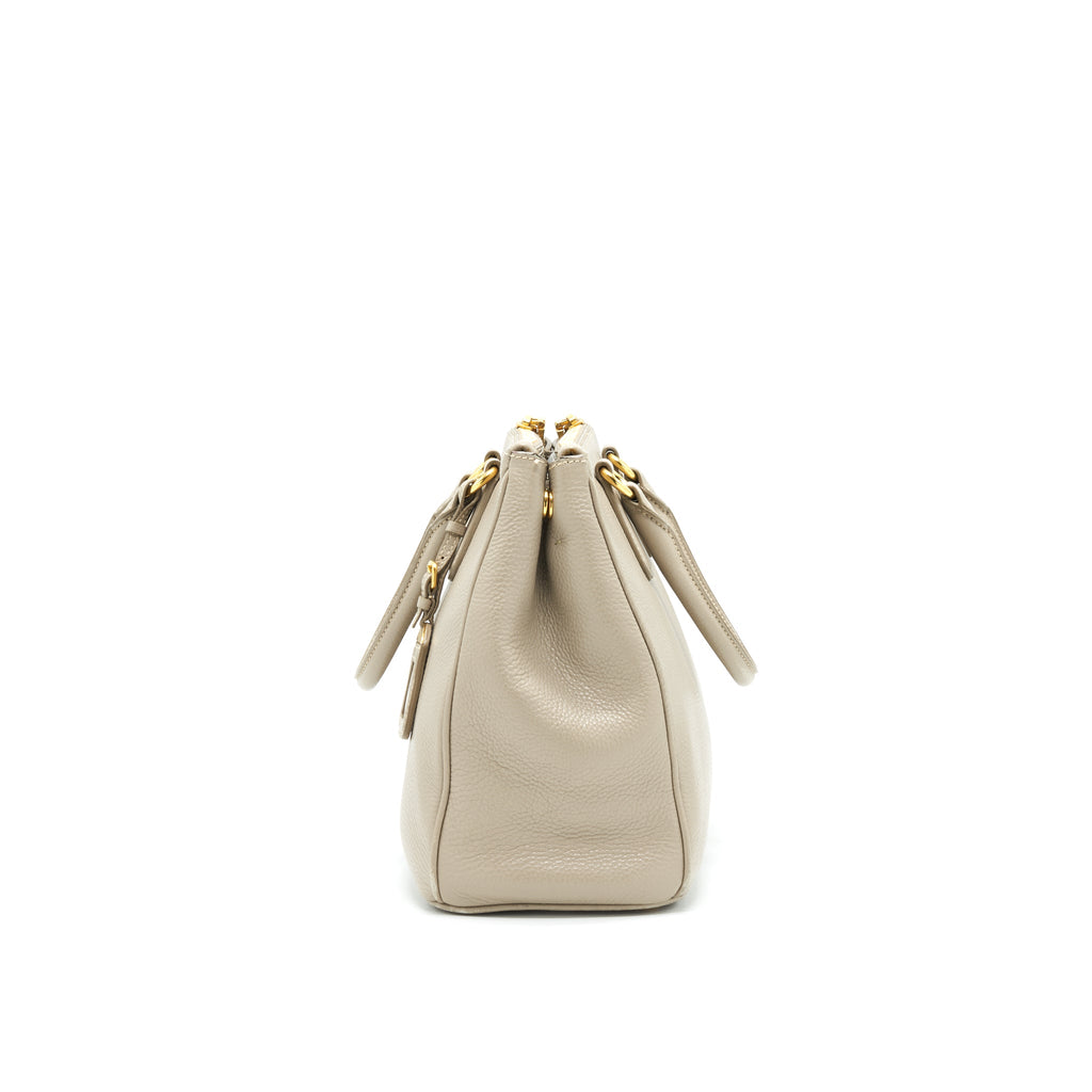prada-grained-calfskin-double-zip-tote-bag-light-grey-ghw