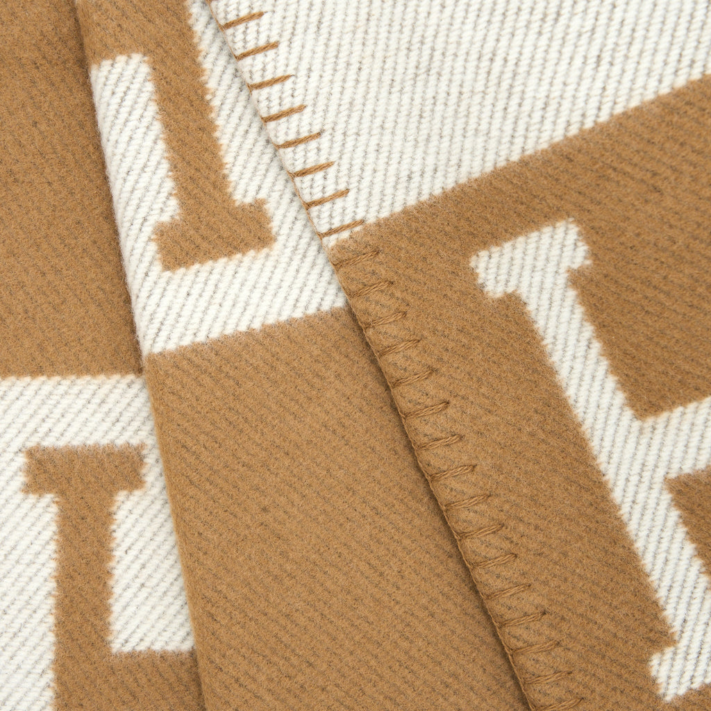 hermes-avalon-throw-blanket-ecru-camel-1