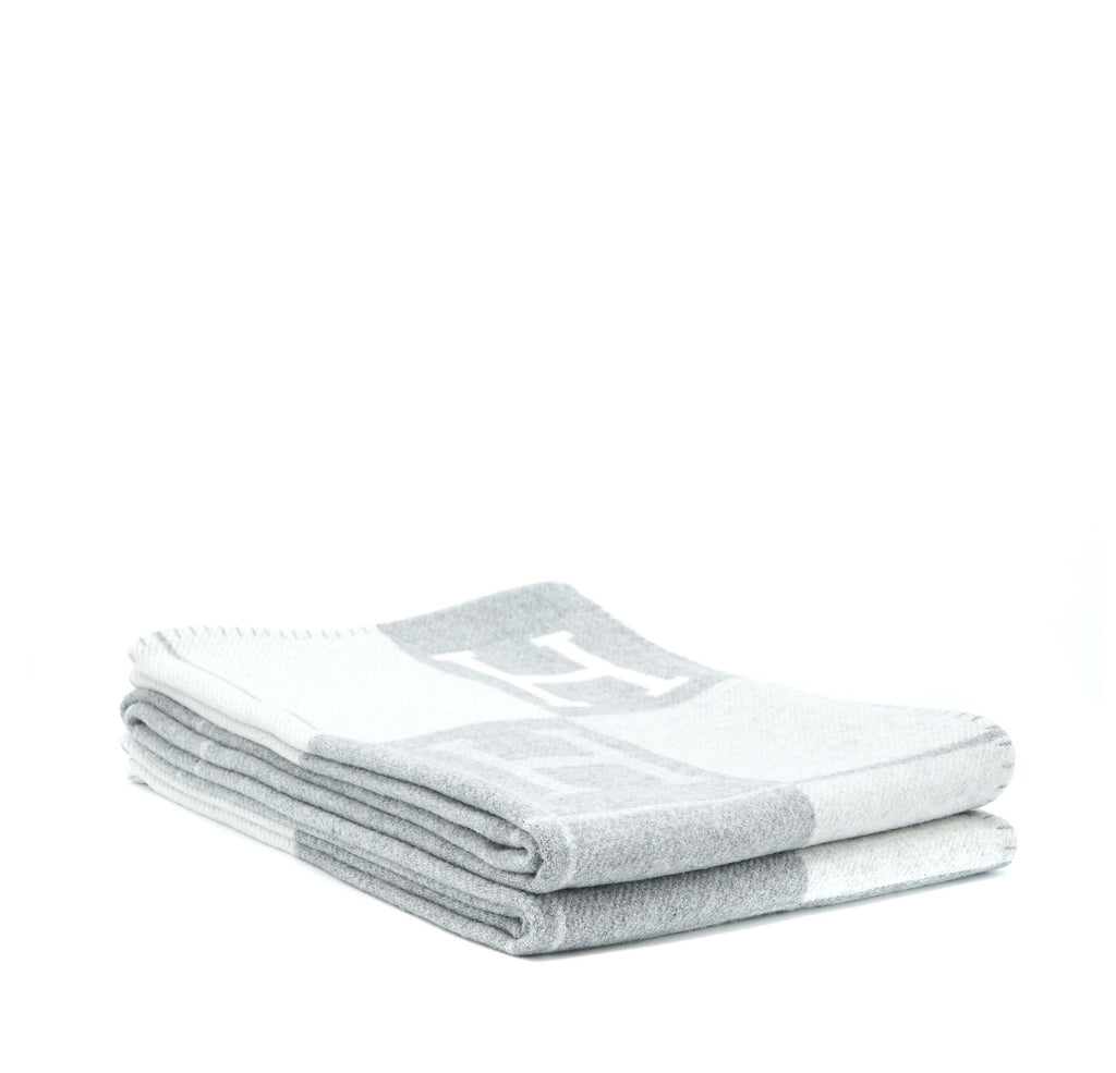 hermes-avalon-throw-blanket-ecru-gris-clair-2
