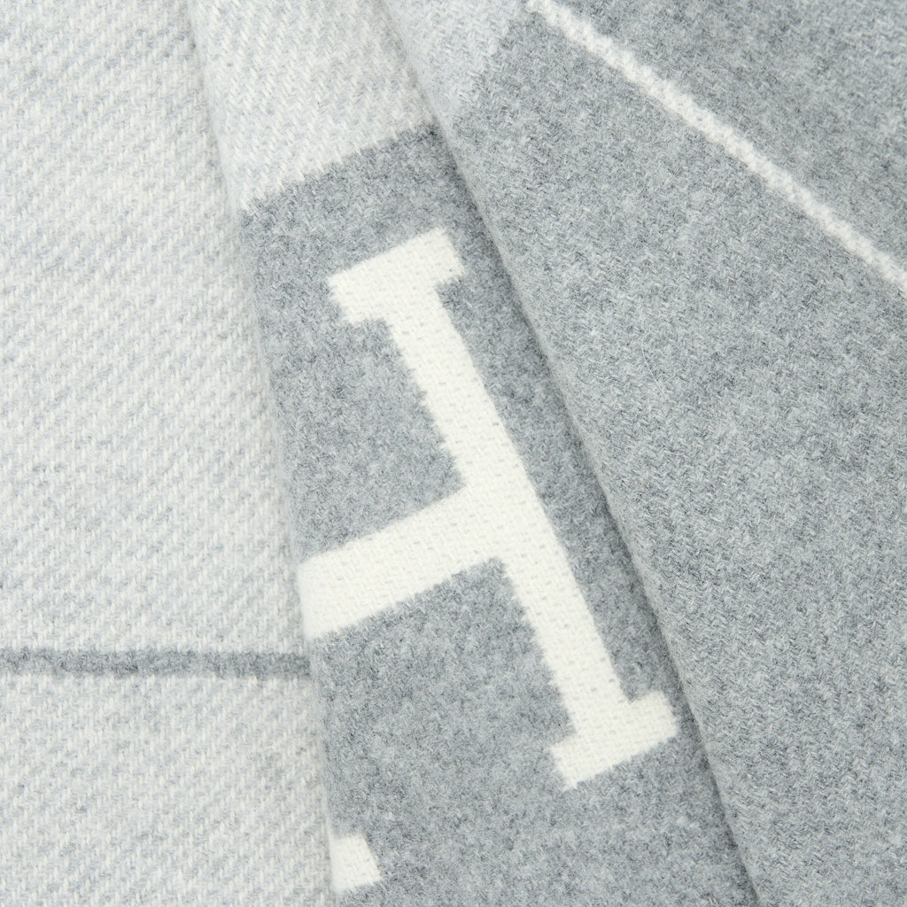 hermes-avalon-throw-blanket-ecru-gris-clair-2