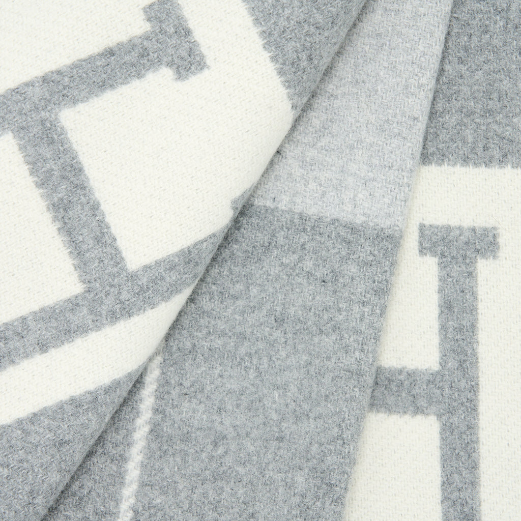 hermes-avalon-throw-blanket-ecru-gris-clair-2