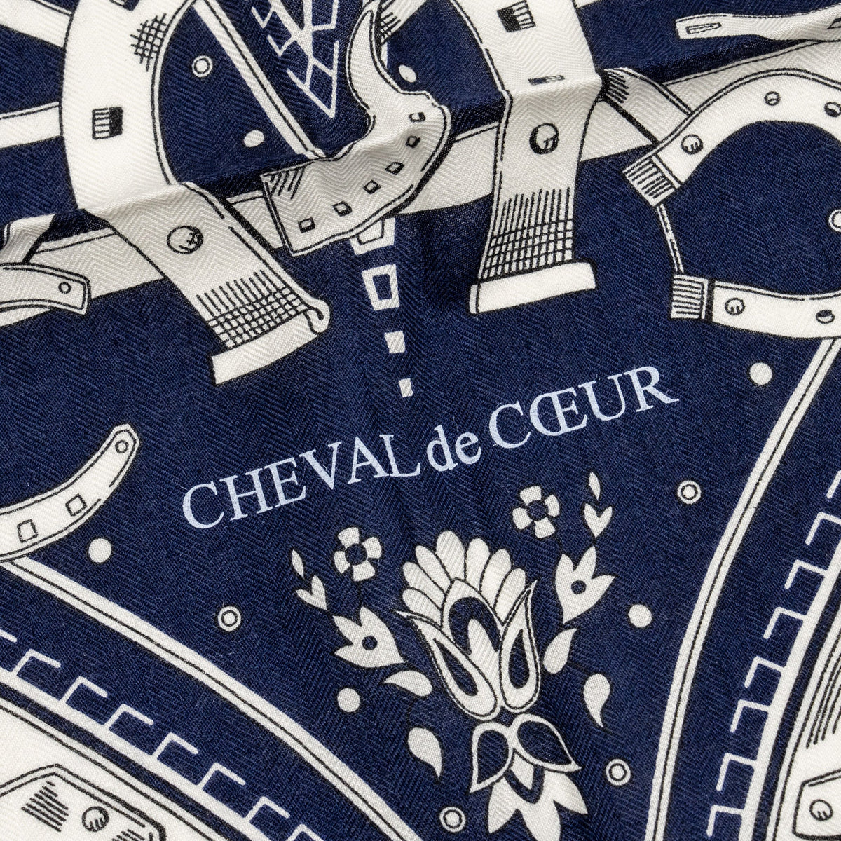 hermes-140cm-cheval-de-coeur-bandana-shawl-cashmere-silk-bleu-marine-blanc-noisette
