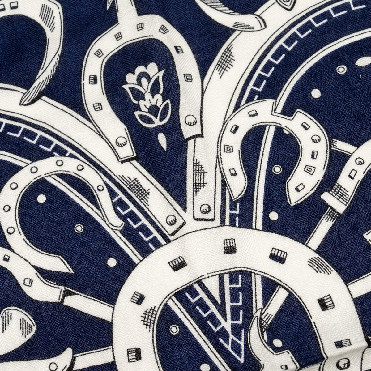 hermes-140cm-cheval-de-coeur-bandana-shawl-cashmere-silk-bleu-marine-blanc-noisette