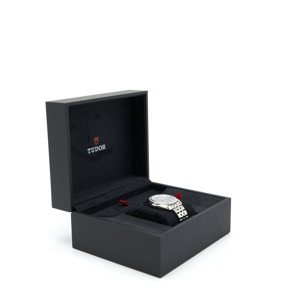 tudor-classic-date-black-steel-38mm-steel-black-dial-with-diamonds-21020-62580