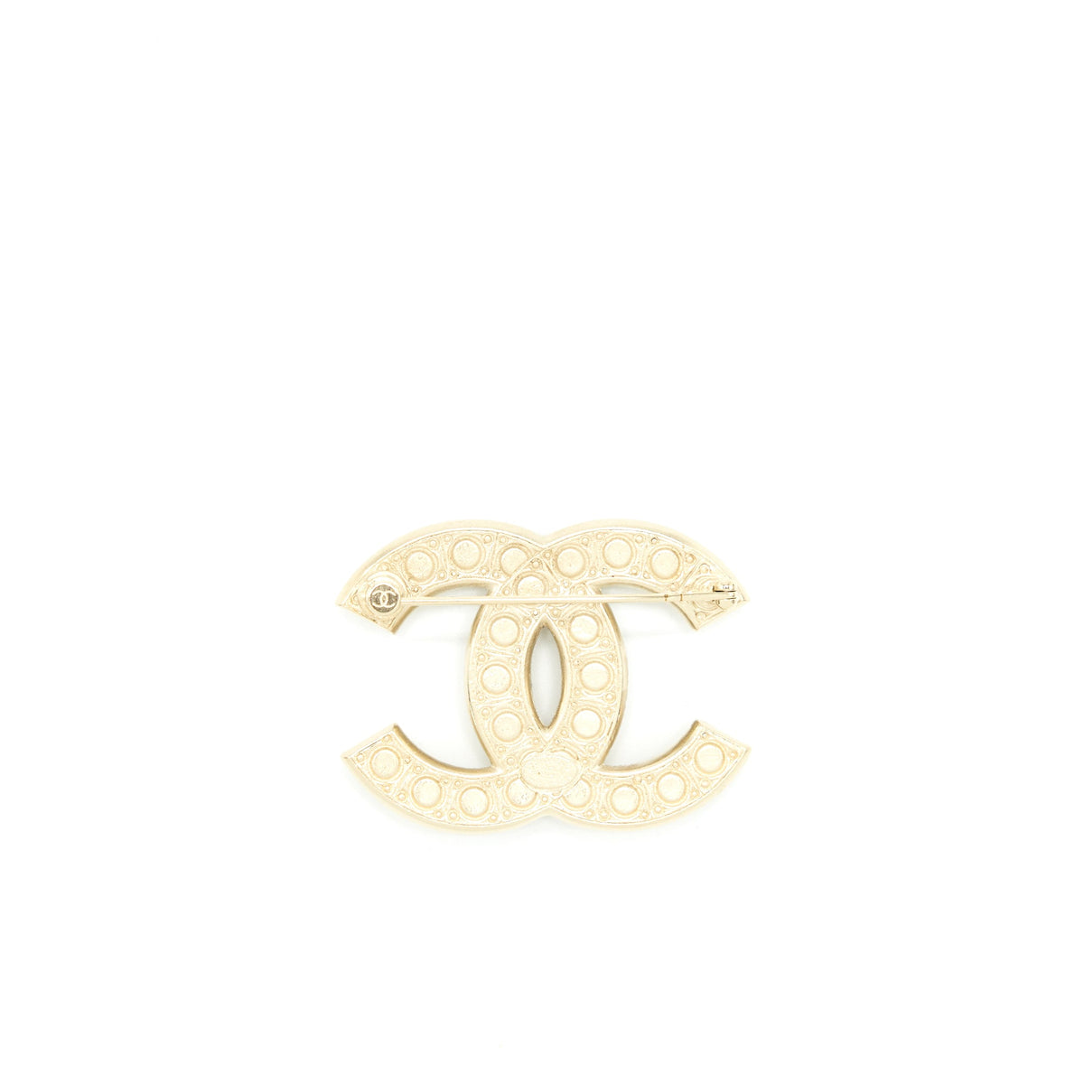 chanel-21p-glass-pearls-crystal-brooch