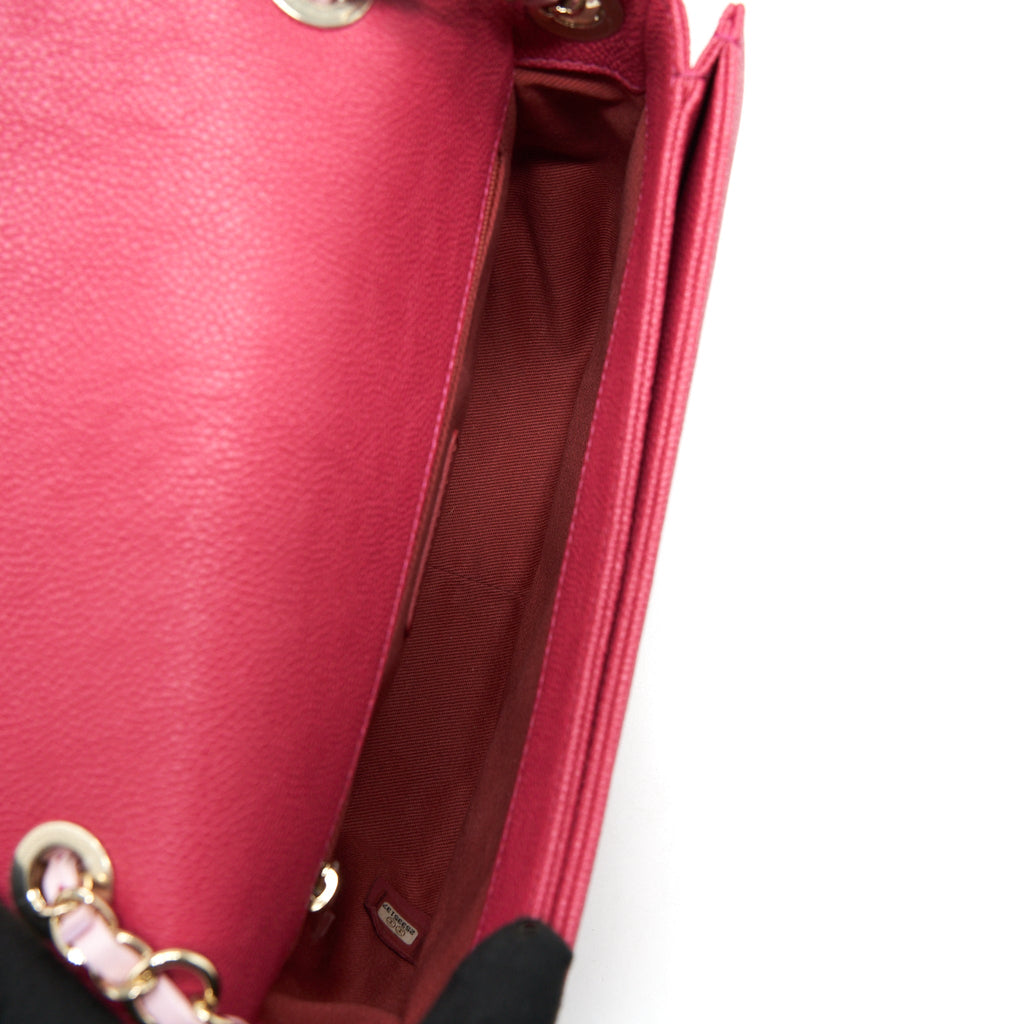 chanel-seasonal-messenger-crossbody-bag-caviar-pink-lghw
