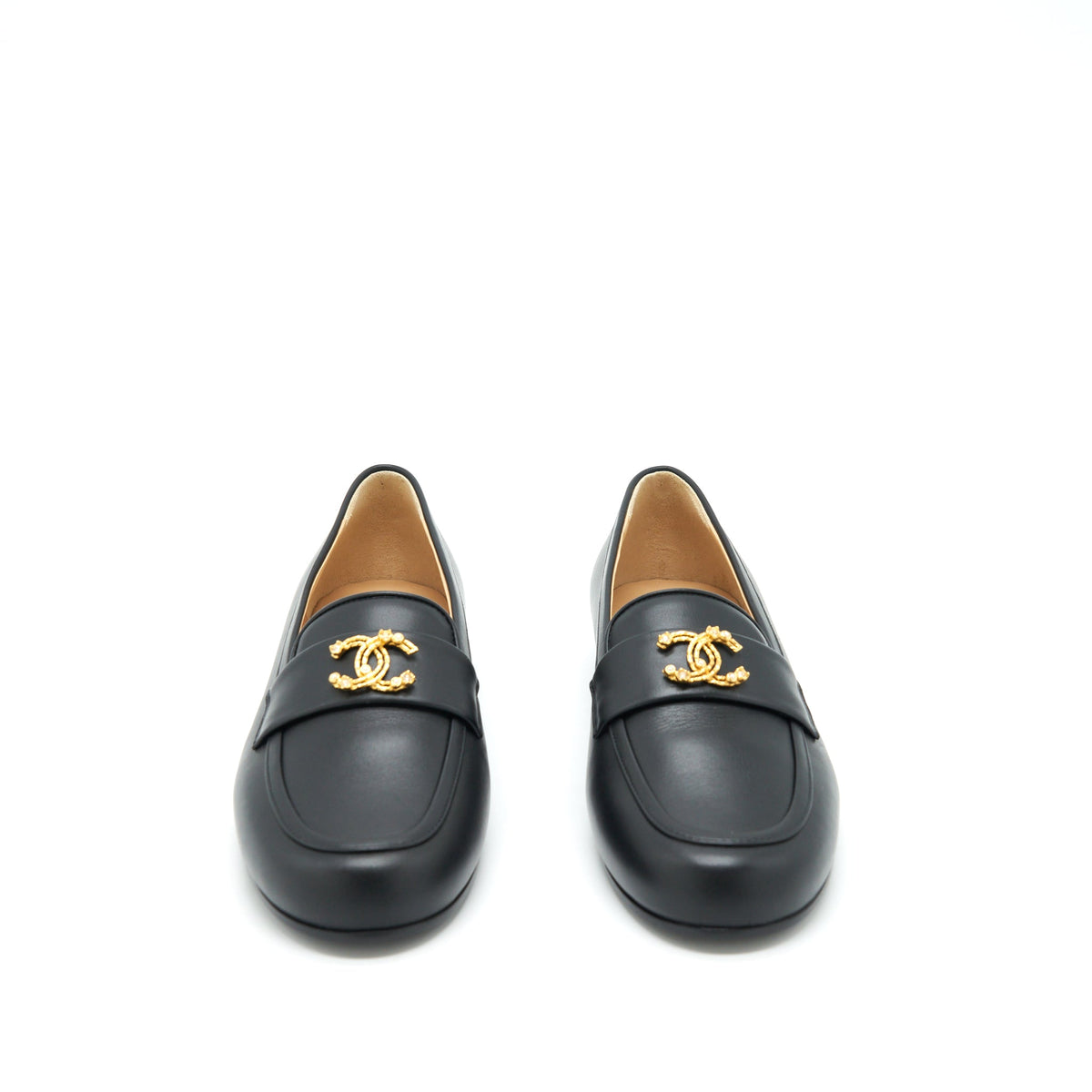 chanel-size-37-detailed-cc-logo-loafer-black-ghw