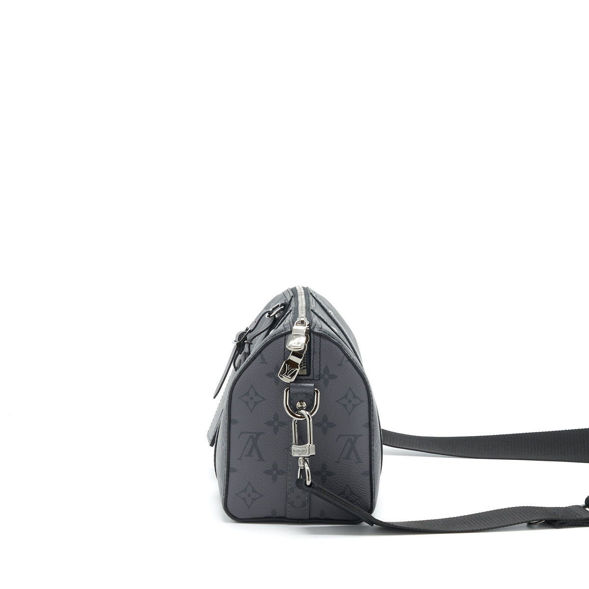 louis-vuitton-city-keeepall-27cm-monogram-eclipse-and-monogram-eclipse-reverse
