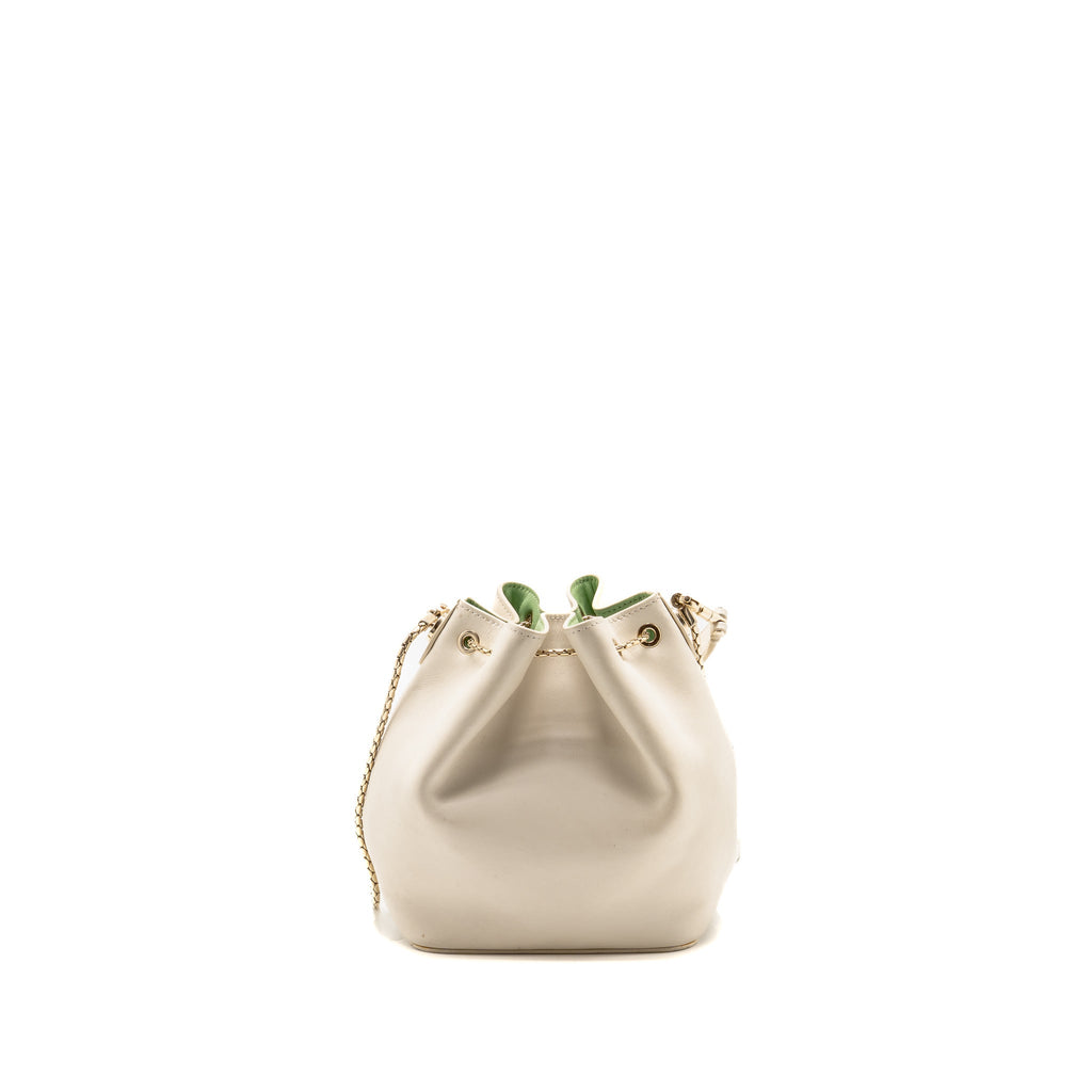 bvlgari-serpenti-forever-bucket-bag-calfskin-white-green-lghw