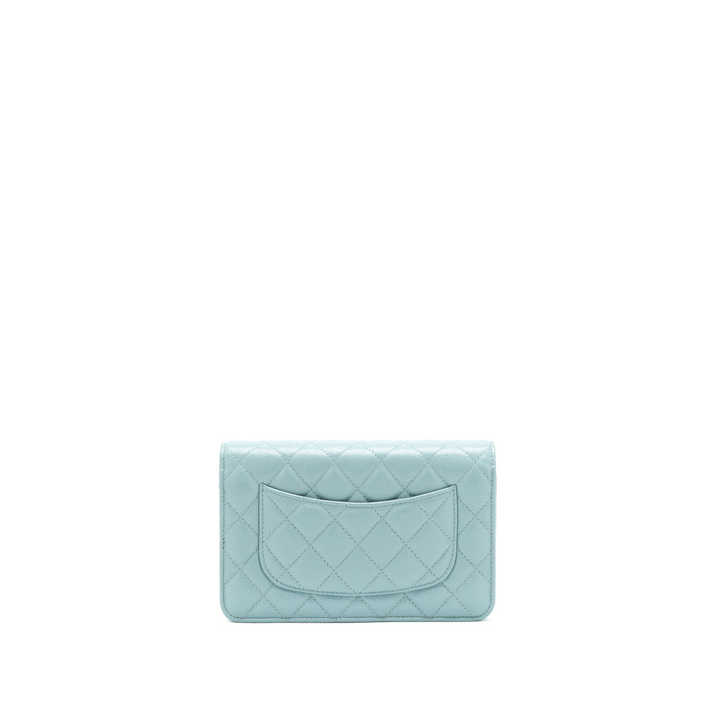 chanel-caviar-wallet-on-chain-pearly-light-blue-shw