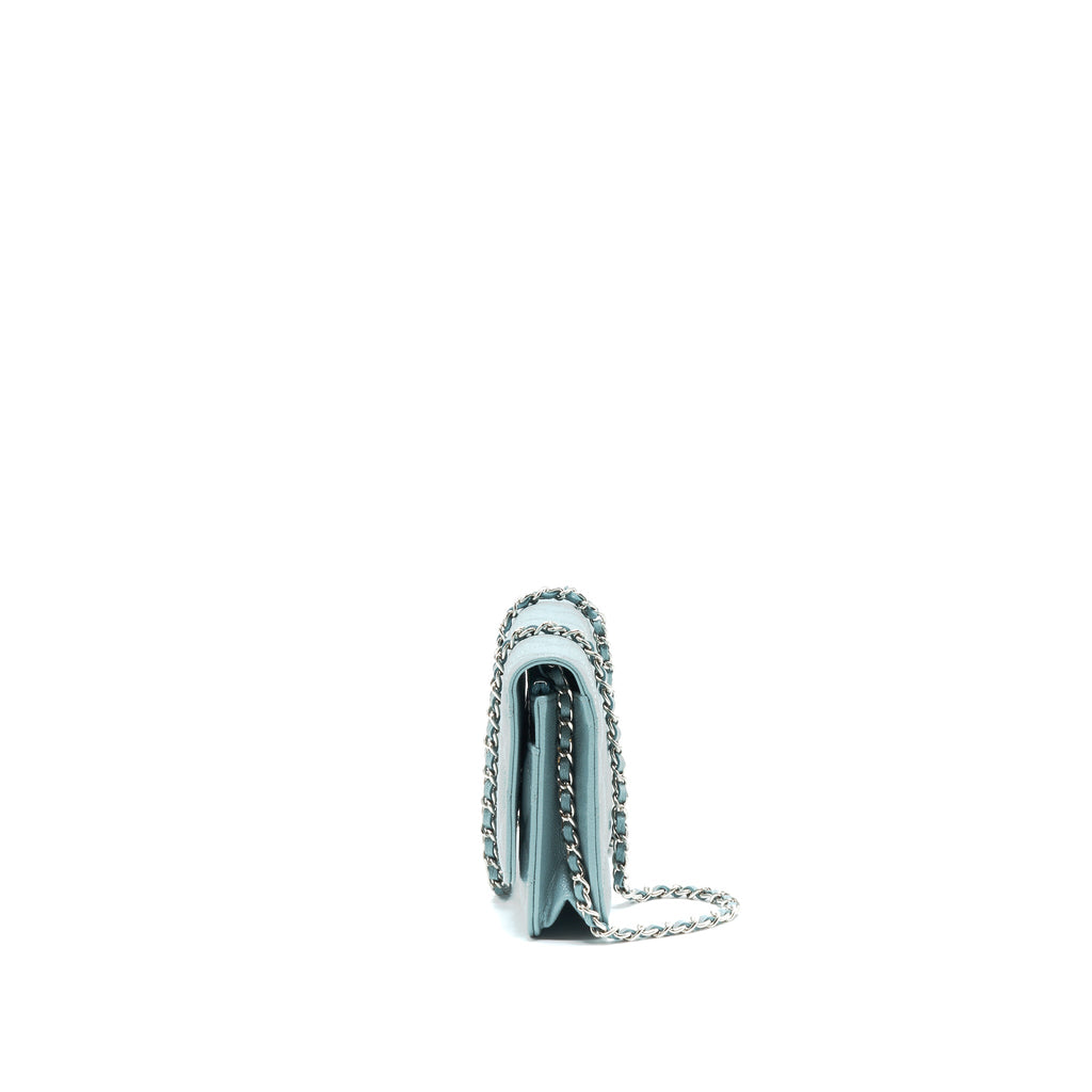 chanel-caviar-wallet-on-chain-pearly-light-blue-shw