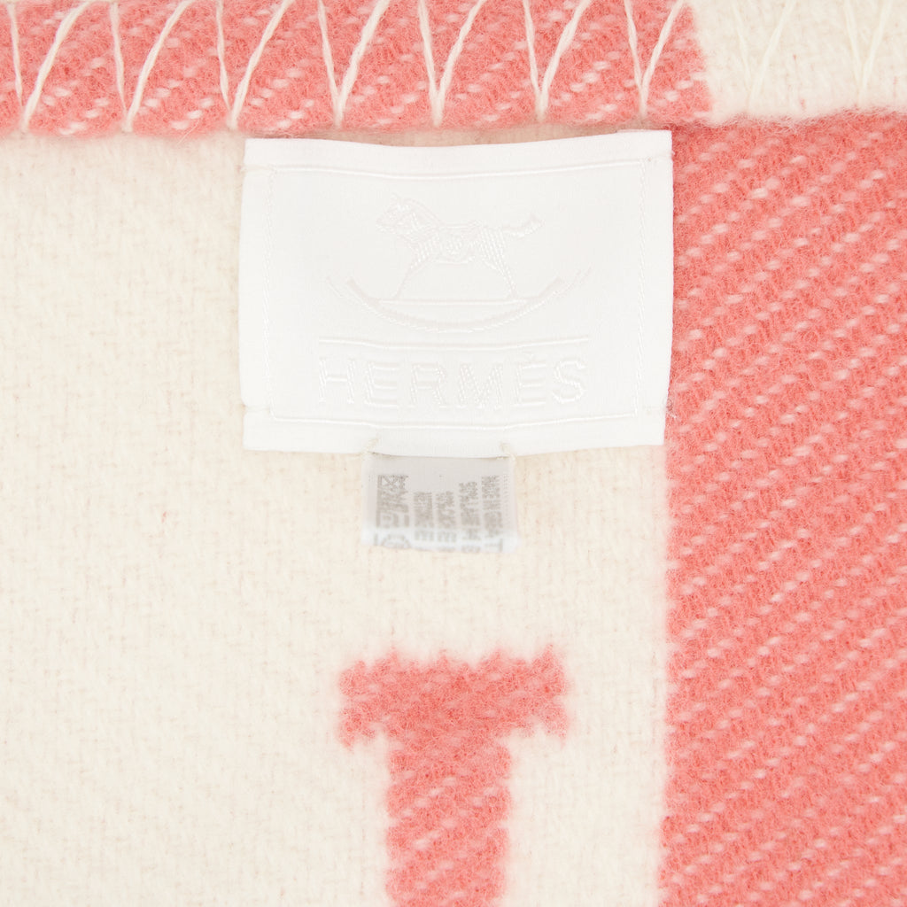 hermes-avalon-baby-blanket-pink