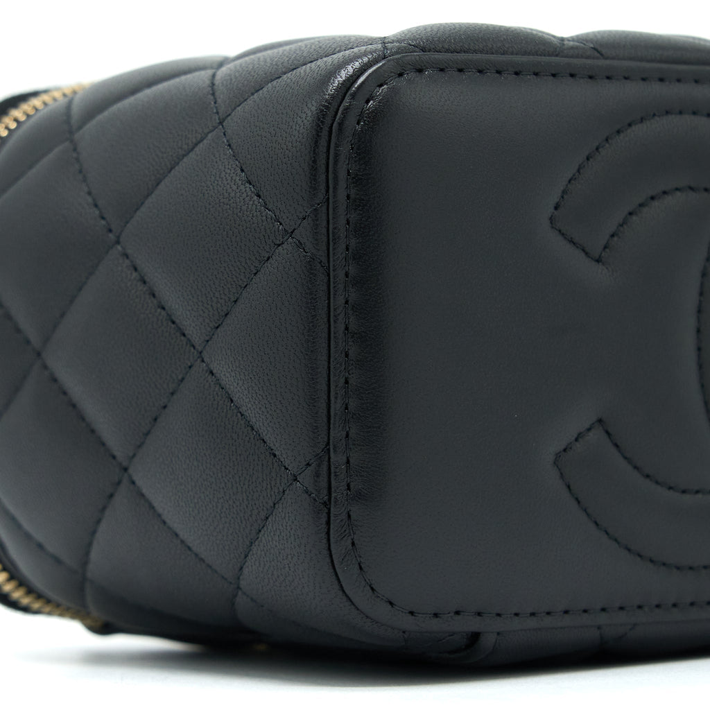 chanel-23c-pearl-crush-long-vanity-lambskin-black-lghw-microchip-1