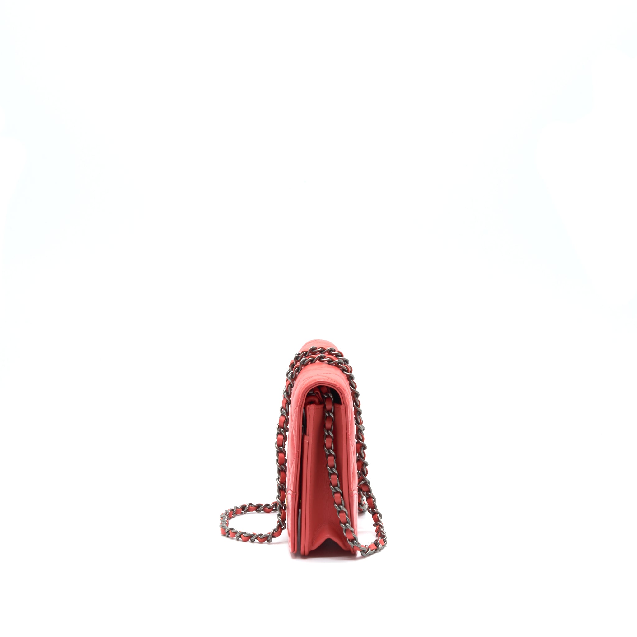 chanel-quilted-wallet-on-chain-coral-pink-double-colour-hardware