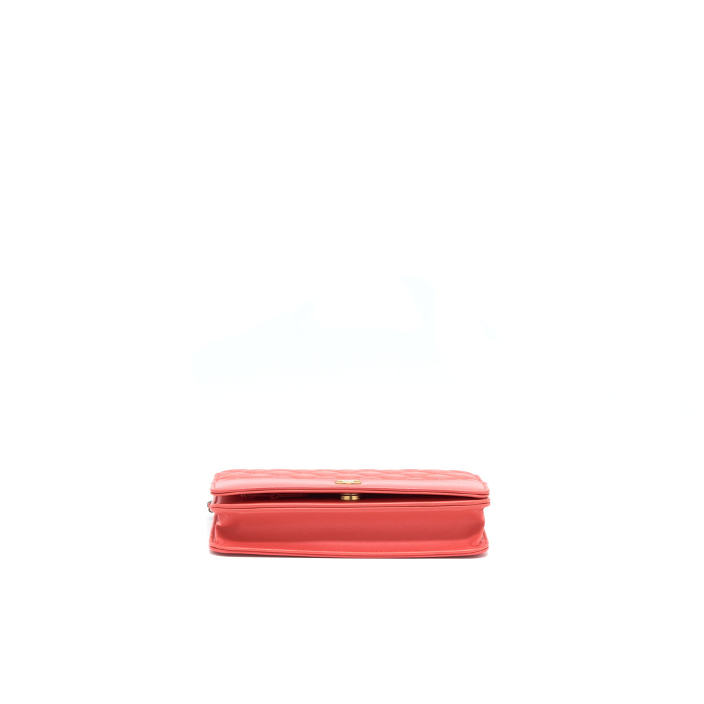 chanel-quilted-wallet-on-chain-coral-pink-double-colour-hardware