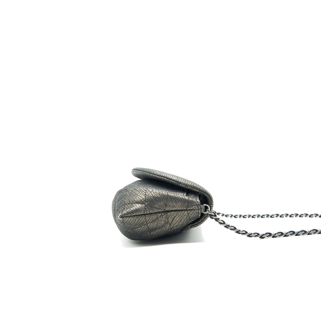 chanel-half-moon-wallet-on-chain-in-grey
