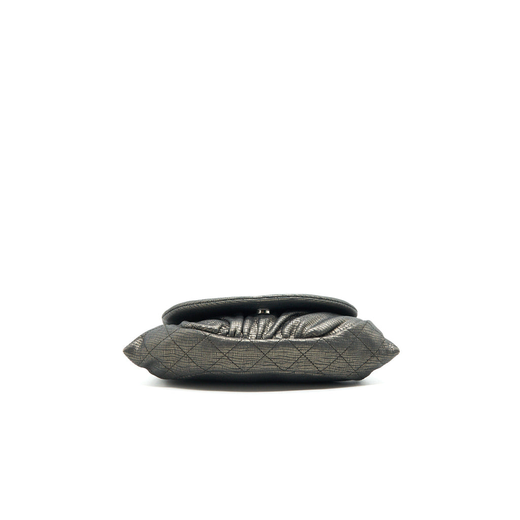 chanel-half-moon-wallet-on-chain-in-grey